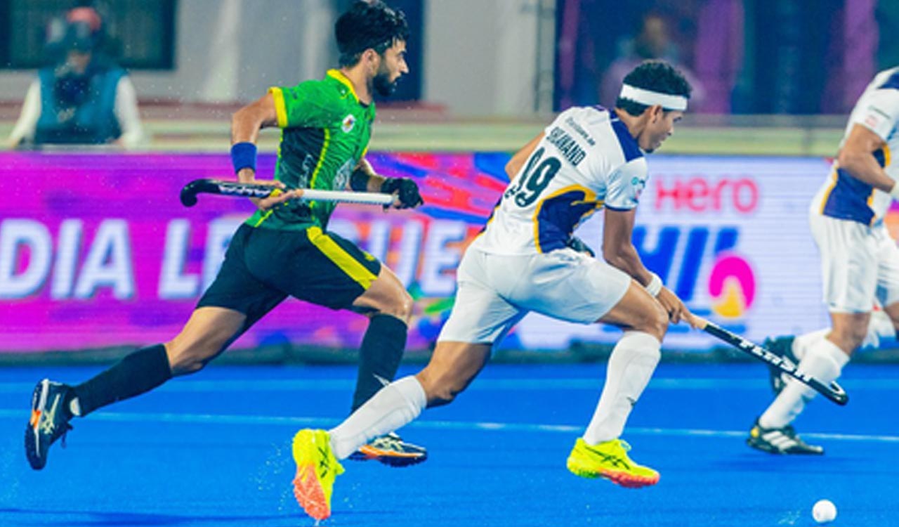 Ranchi Royals beat Hyderabad Toofans 3-2 to reach HIL final