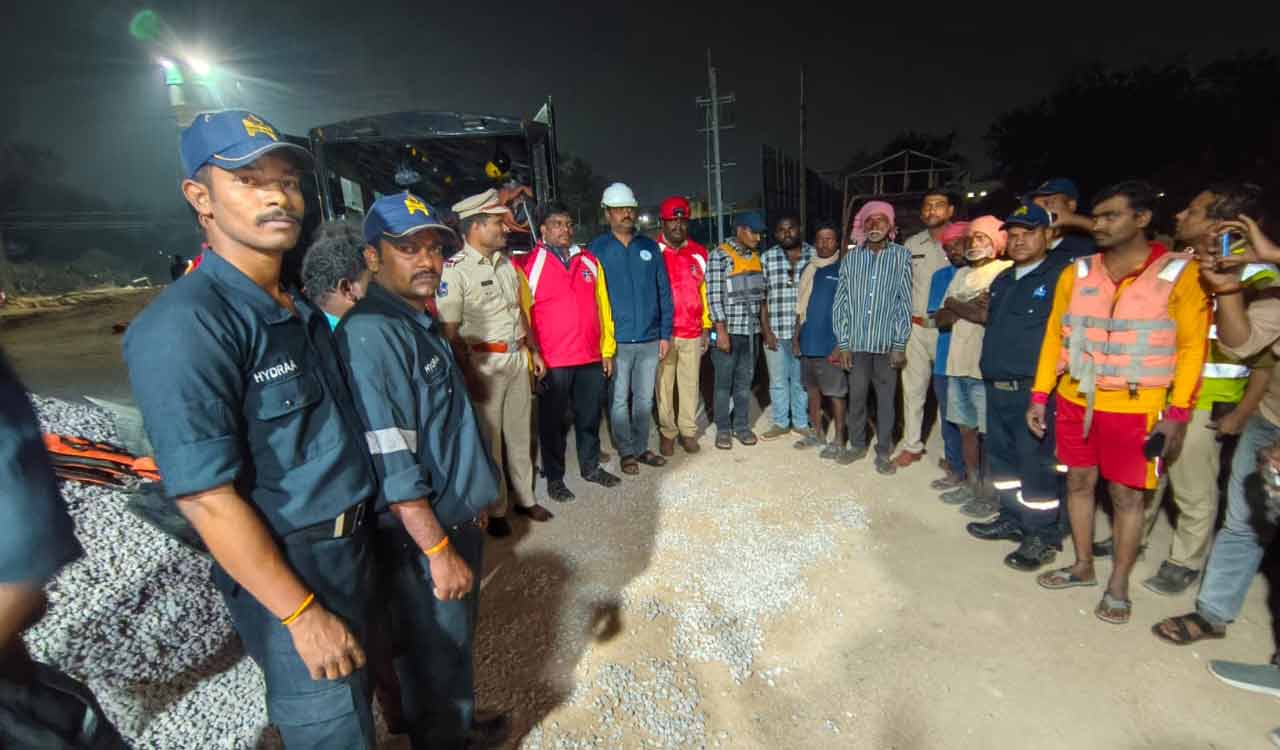 Hyderabad: Hydraa saves nine stranded workers from Mir Alam tank