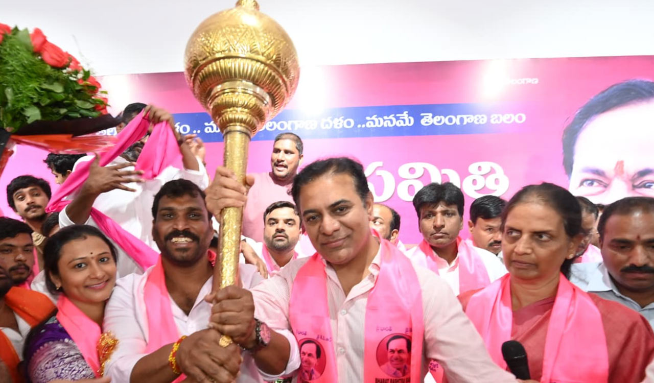 Stop taking credits for jobs given by KCR, start issuing job notifications, KTR tells Revanth Reddy