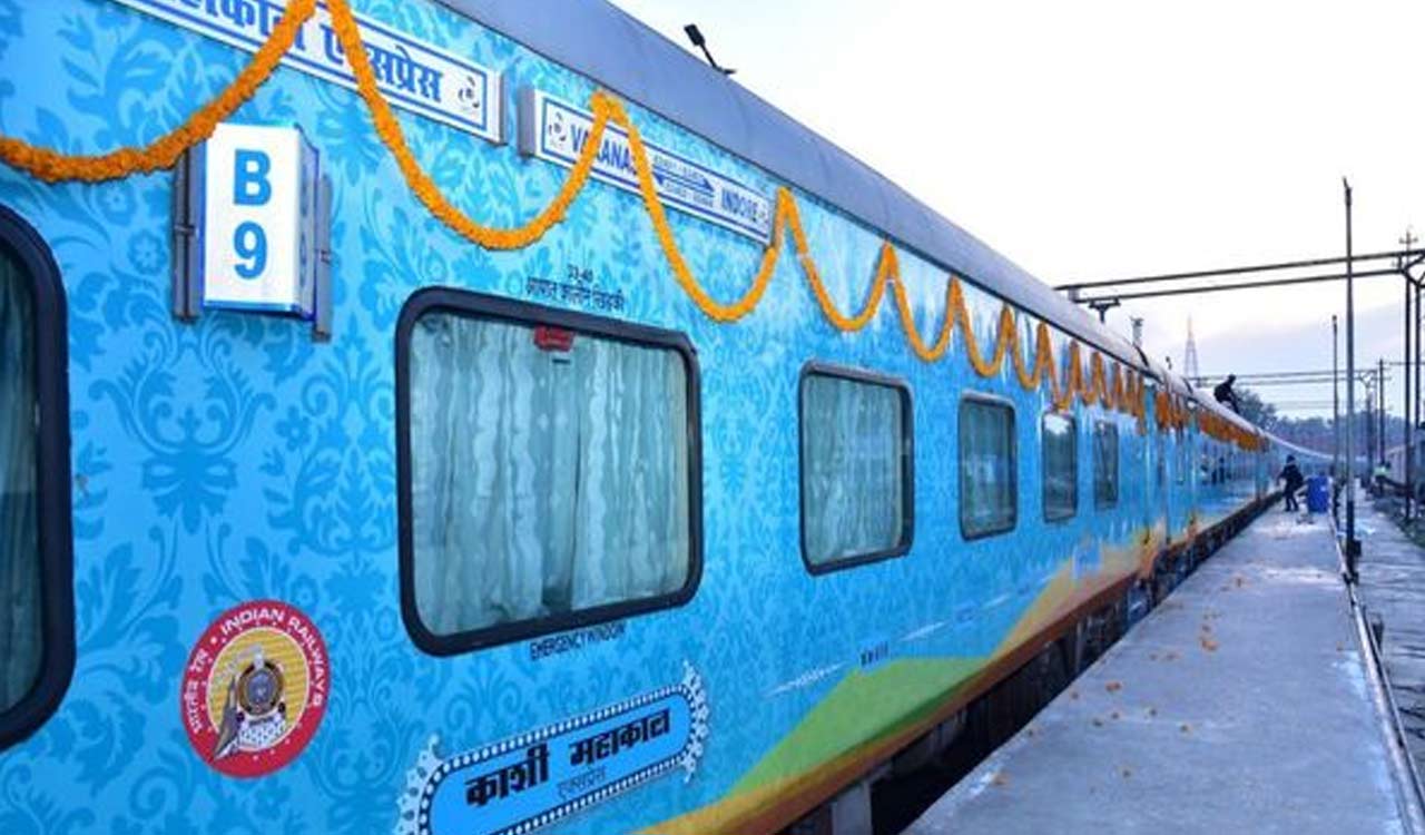 Bomb threat triggers panic at Mau railway station in UP, Kashi Express evacuated