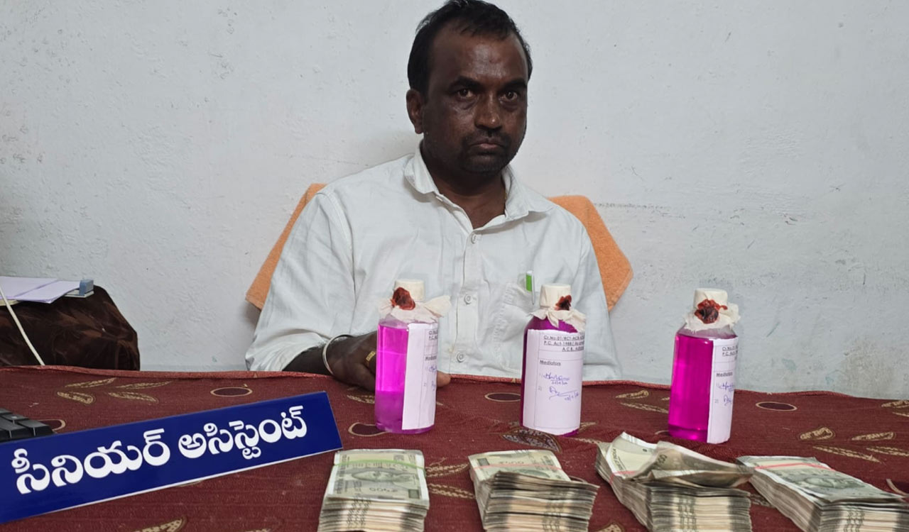 Senior Assistant held in Adilabad for Rs 2 lakh bribe