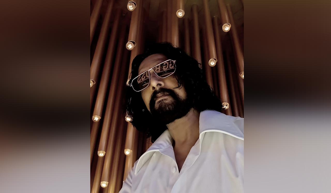 Kiccha Sudeep marks 30 years in cinema, pledges to work harder