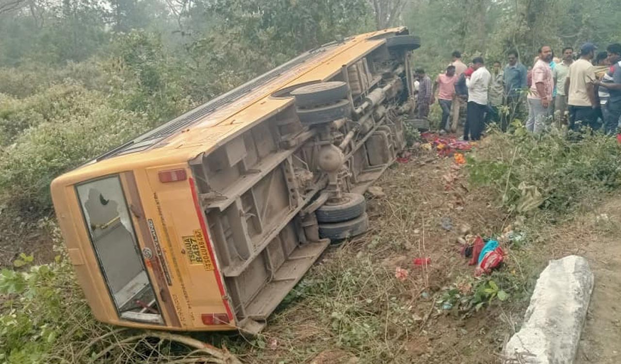 Several engineering students injured in Kothagudem bus accident