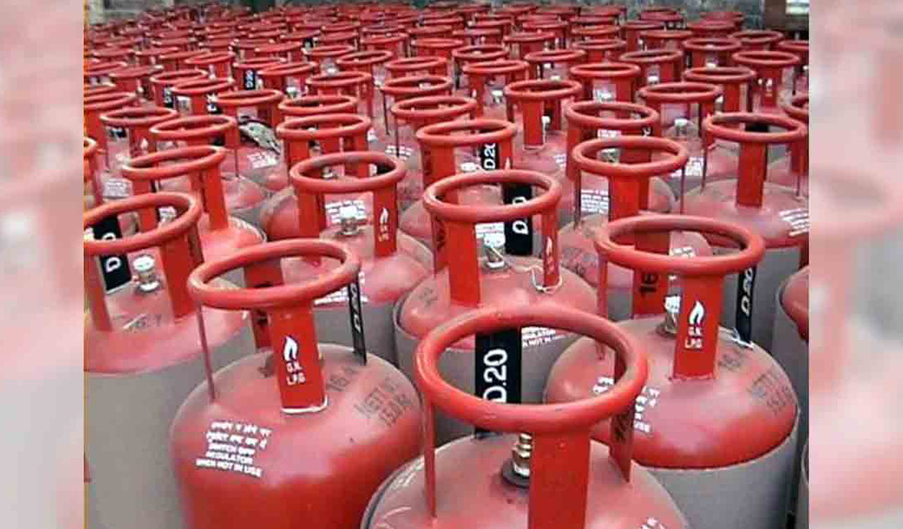 LPG becomes huge burden for mid-day meal workers in Karimnagar