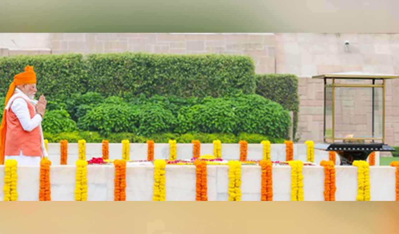 PM Modi pays tribute to Mahatma Gandhi on death anniversary