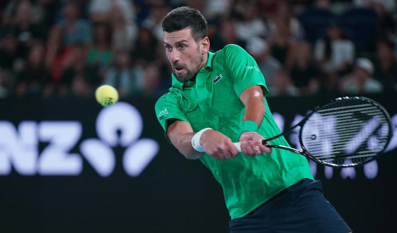 Djokovic records 100th Australian Open win as Swiatek advances