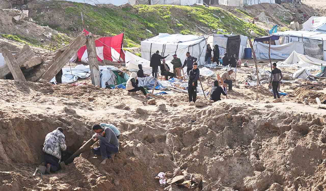 Israeli strikes kill 13 in Gaza as US pushes truce