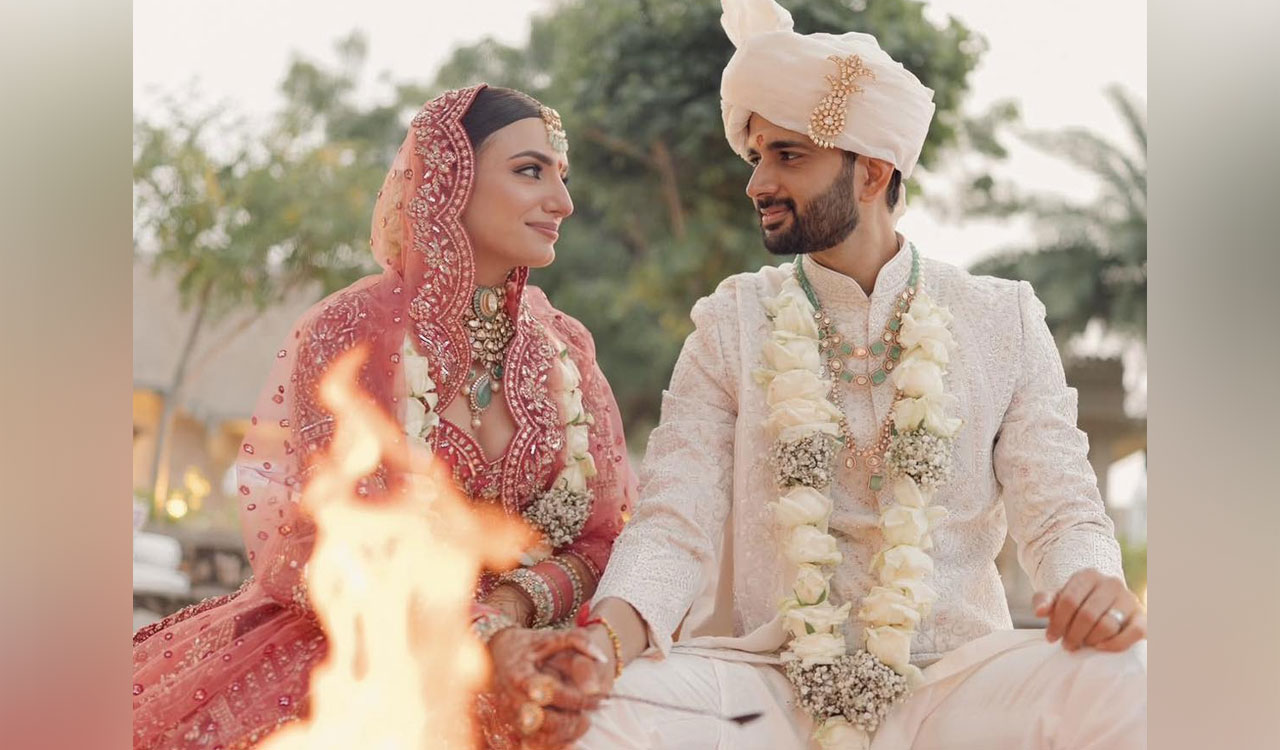 Singer Prakriti Kakar gets married to entrepreneur Vinay Anand