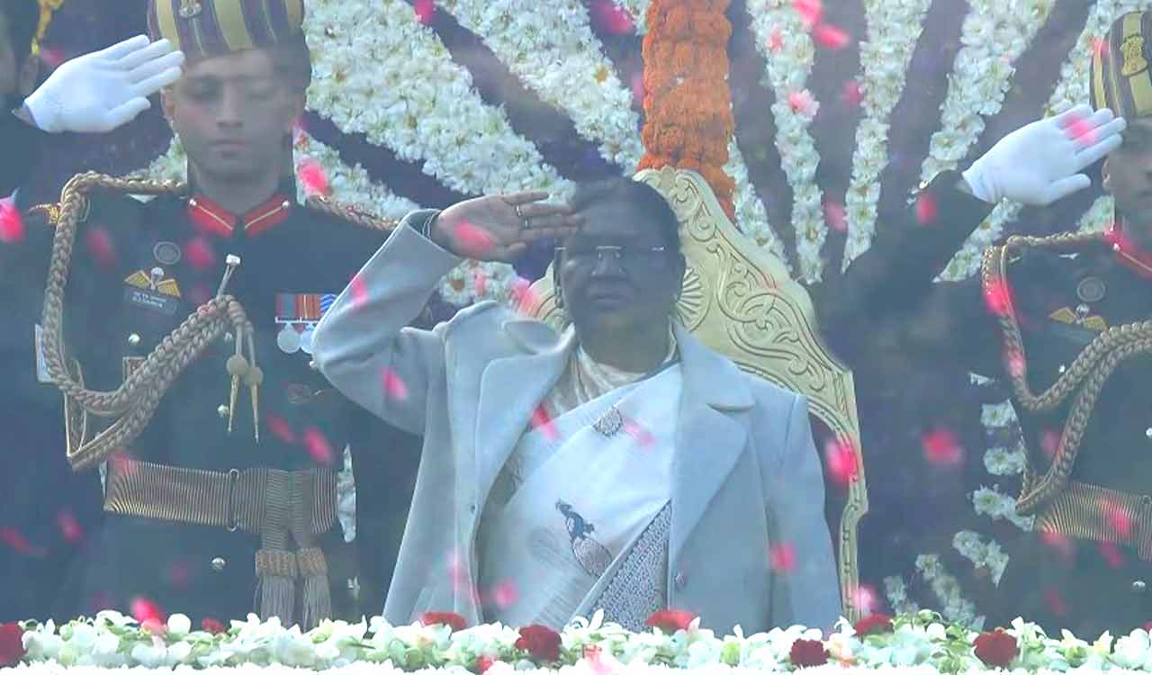 President Murmu unfurls national flag at Kartavya Path on Republic Day