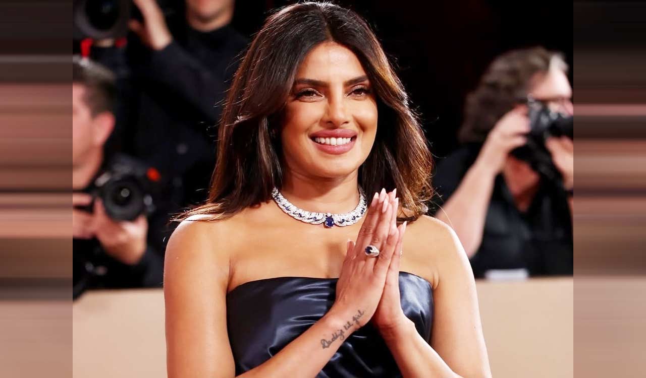 Priyanka Chopra enjoys the sea with her ‘favourite people’