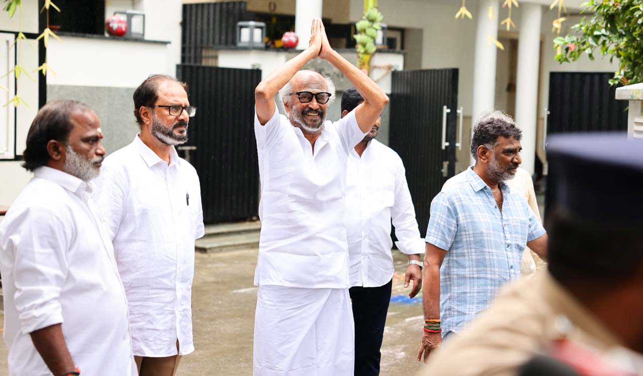 Rajinikanth greets fans, shares ‘Muthu’ clip to welcome New Year