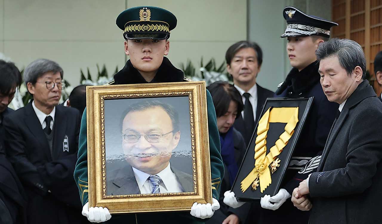South Korea holds funeral for former Prime Minister Lee Hae-chan