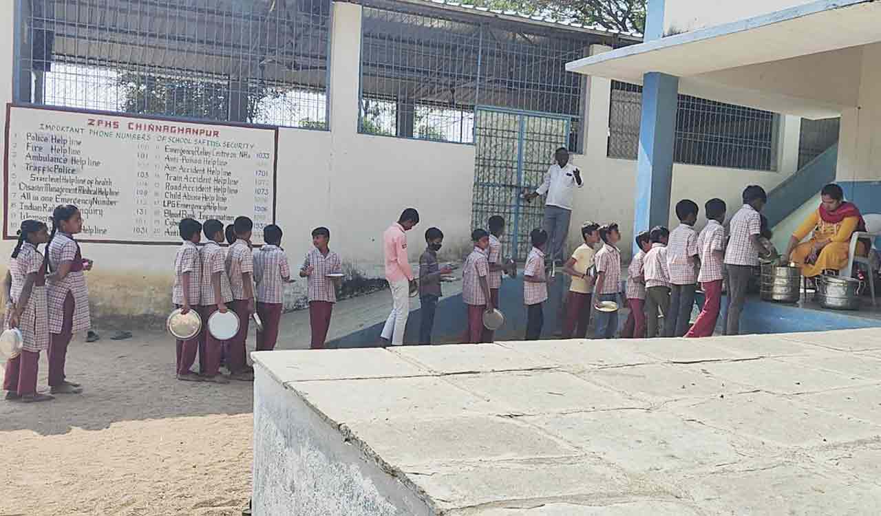 Contractor locks school dining hall over pending grants in Medak