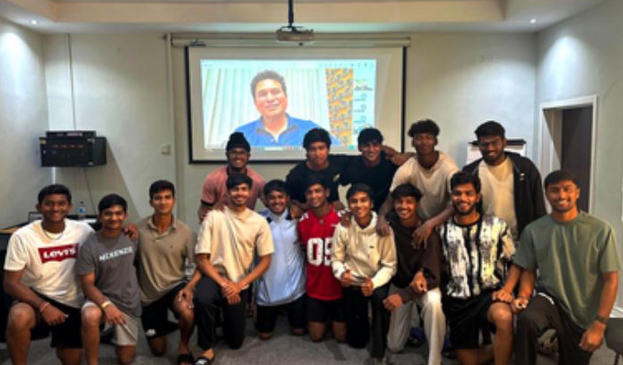 India U19 team interacts with Sachin Tendulkar before Pakistan clash