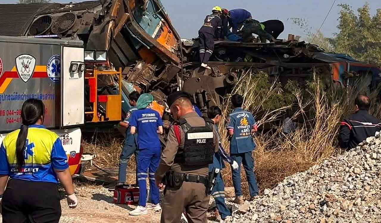 Thailand: 22 killed after construction crane falls on passenger train