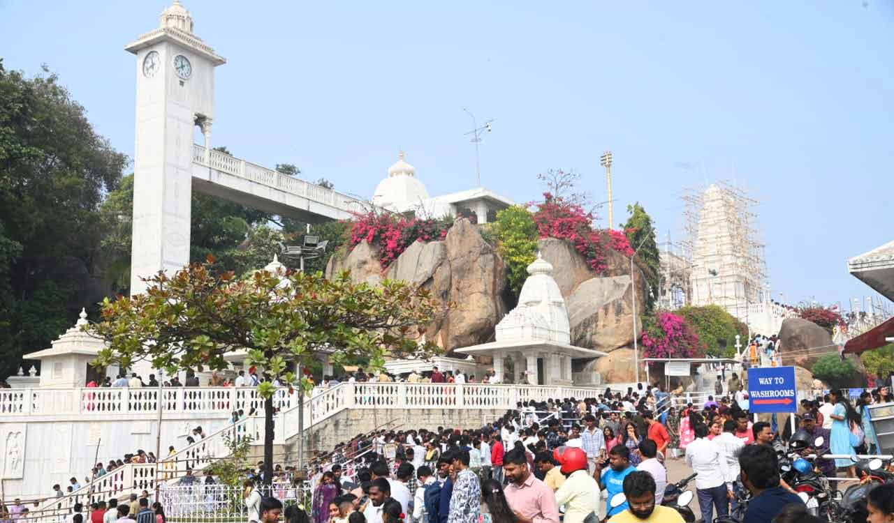 Tight police vigil ensures incident-free New Year celebrations in Hyderabad