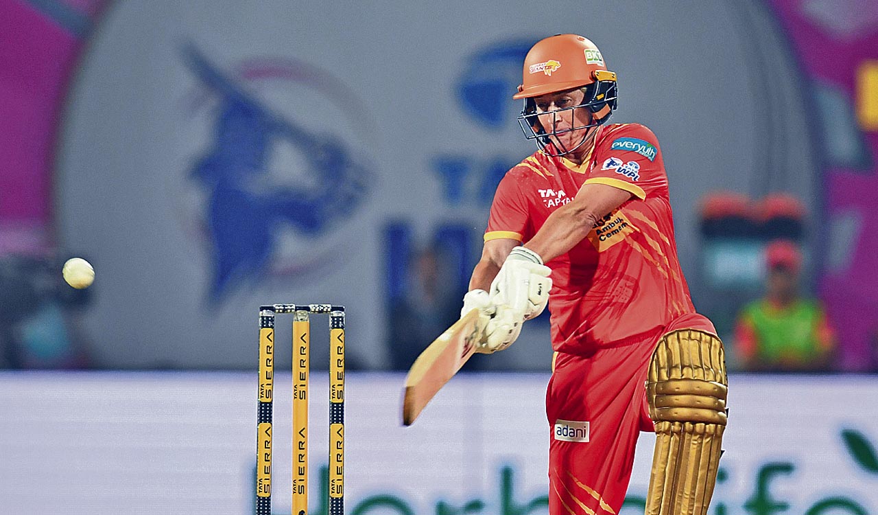 Sophie Devine powers Gujarat Giants to thrilling WPL win over Delhi Capitals