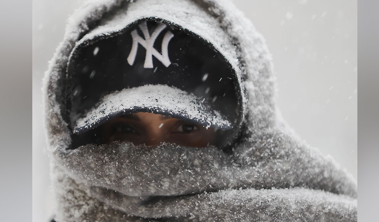 How the polar vortex and warm ocean are intensifying a major US winter storm