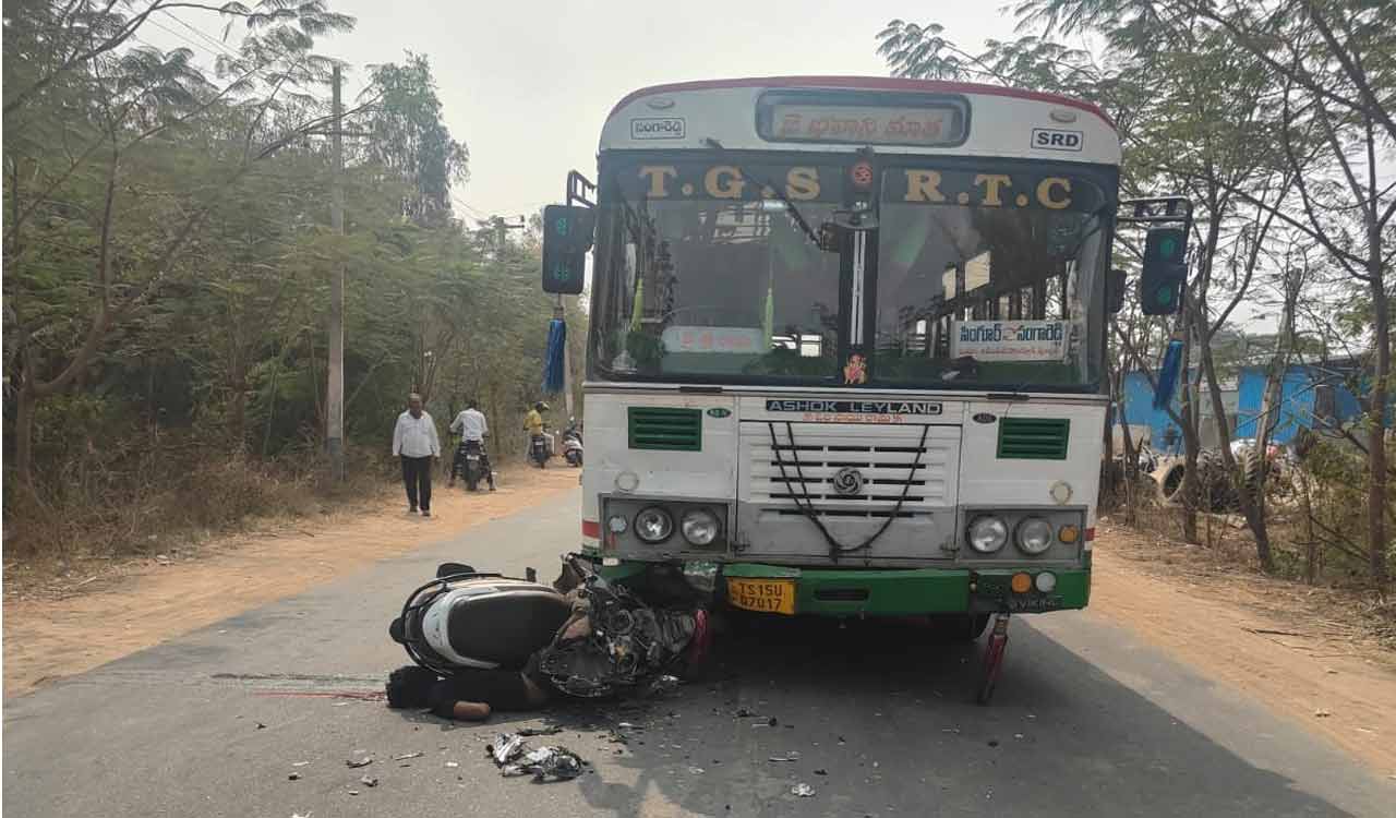 Bus hits two-wheeler near Sangareddy, one died, another injured