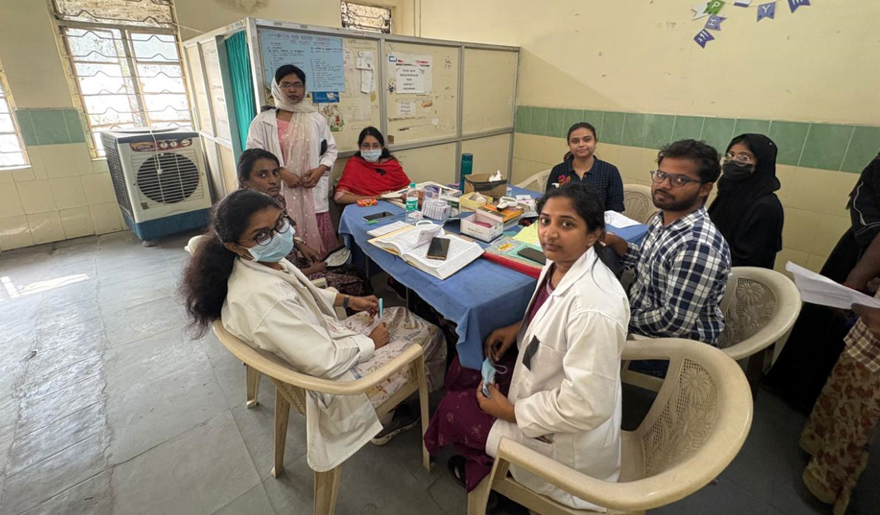 Telangana doctors step up black badge protests against GO 229