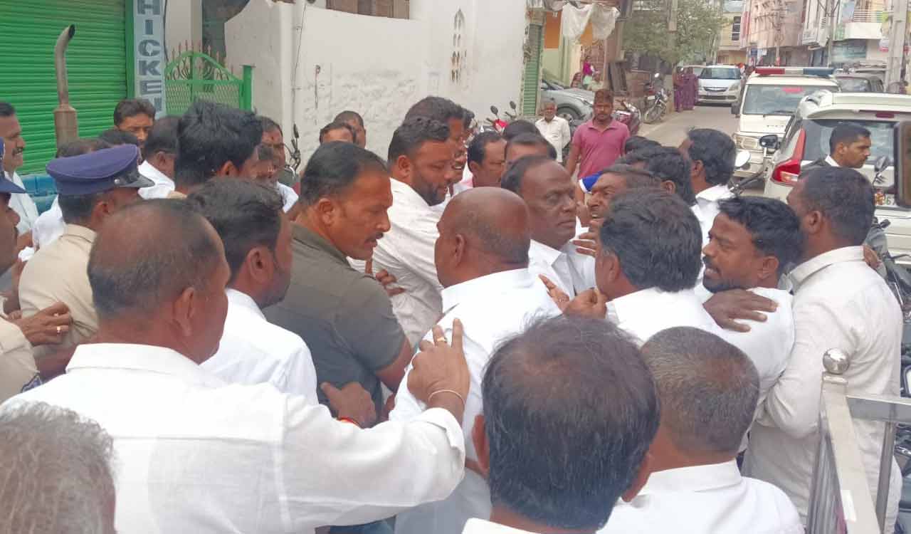 BRS MLA faces attack bid from Congress workers during Republic Day event in Dubbak