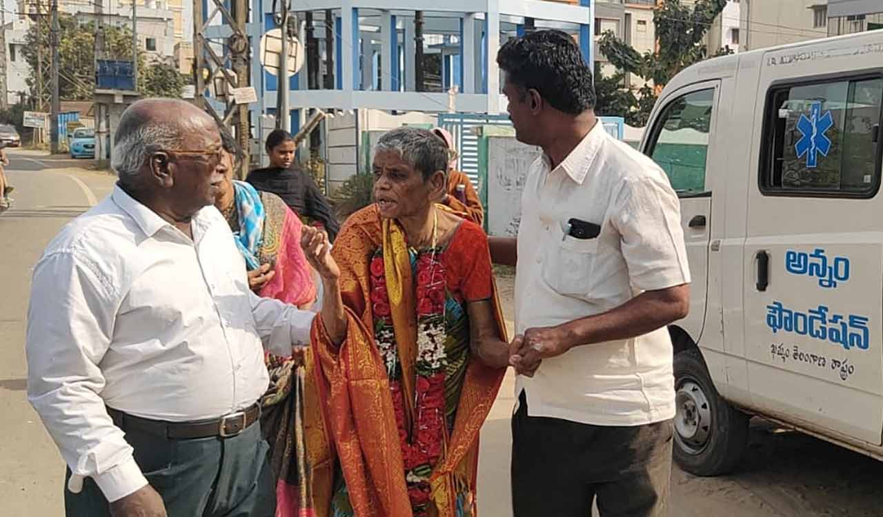 Sankranthi reunion: Missing elderly woman reaches family just as preparations begin for her final rites
