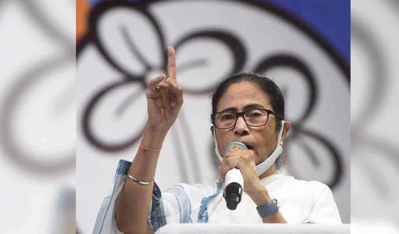 Mamata attacks ECI over voter list revision at Kolkata Book Fair