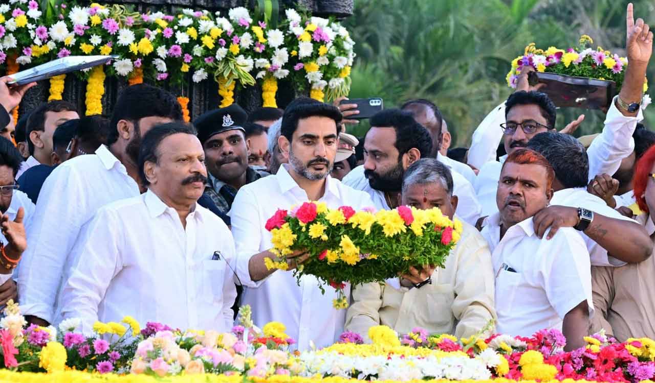 Chandrababu Naidu pays tributes to N T Rama Rao on death anniversary