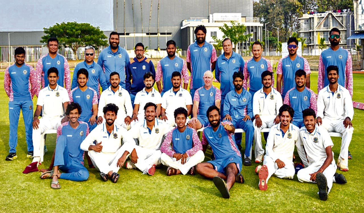 Andhra qualifies for Ranji Trophy knock-outs with big win