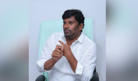 Former MLA Balka Suman slams police, officials for targeting BRS leaders