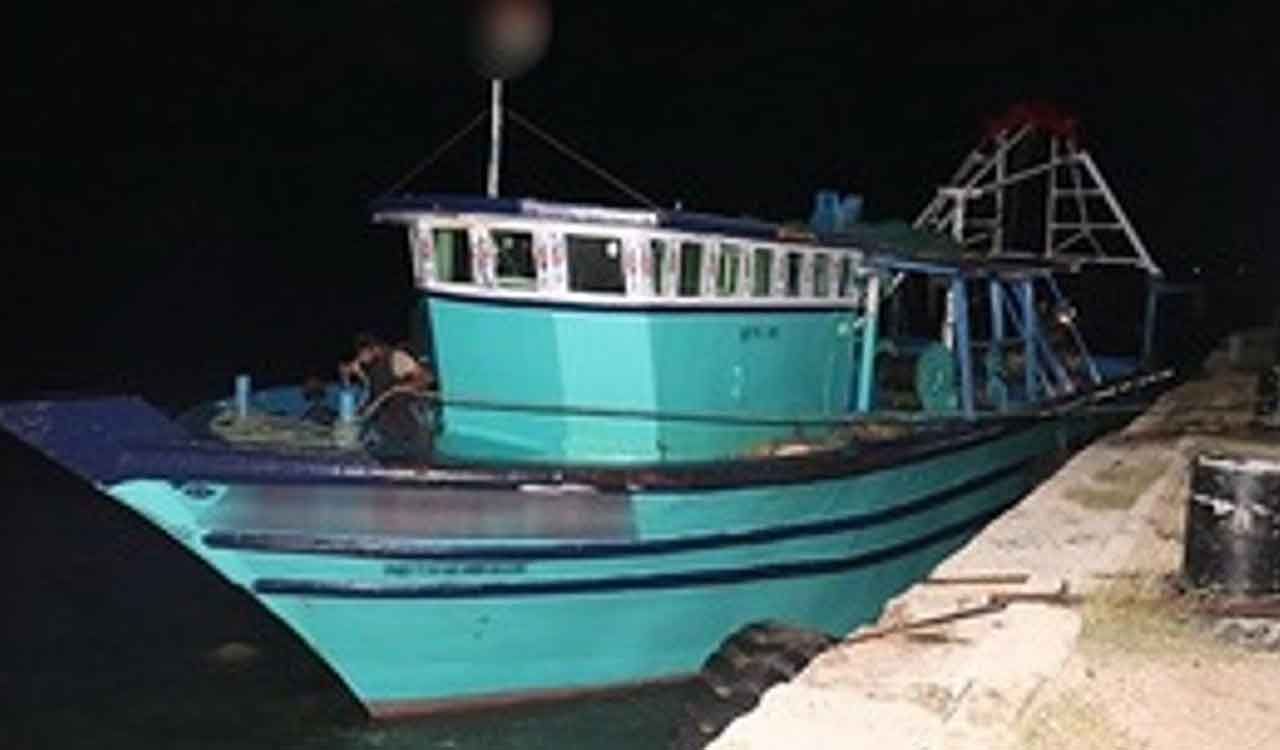 Sri Lankan Navy arrests 22 TN fishermen near Katchatheevu