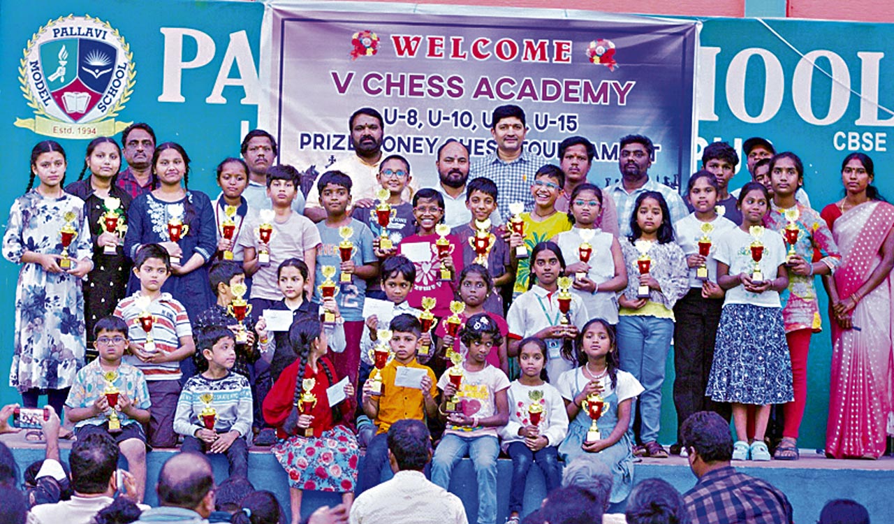 Suhaas and Aishwarya win under-8 chess titles in Hyderabad