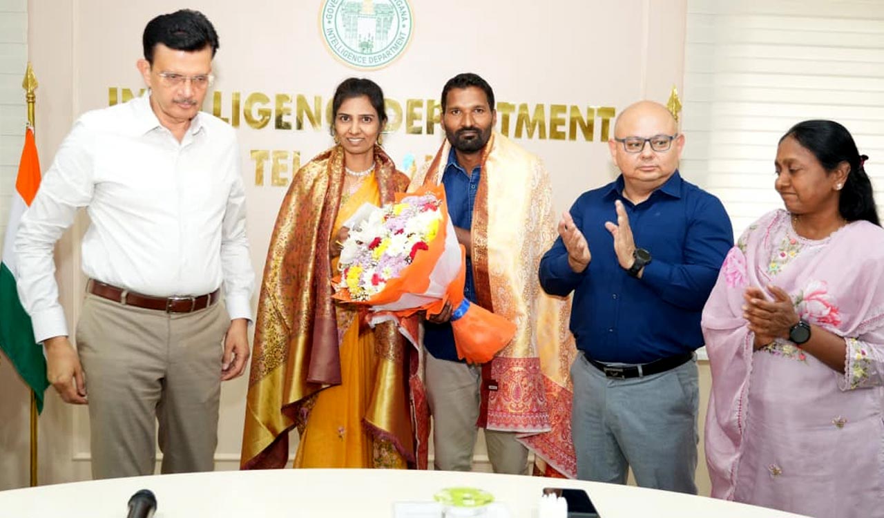 Intelligence constable’s wife helps reunite missing student with family