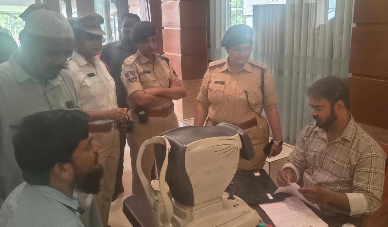 Cyberabad Police conduct eye screening for heavy vehicle drivers