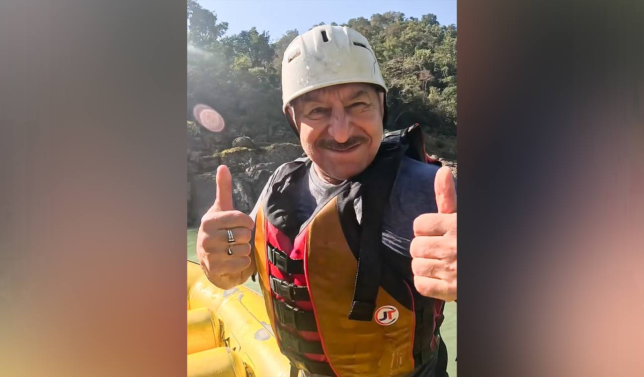 At 73, Dalip Tahil goes river rafting, raft capsizes in Ganga