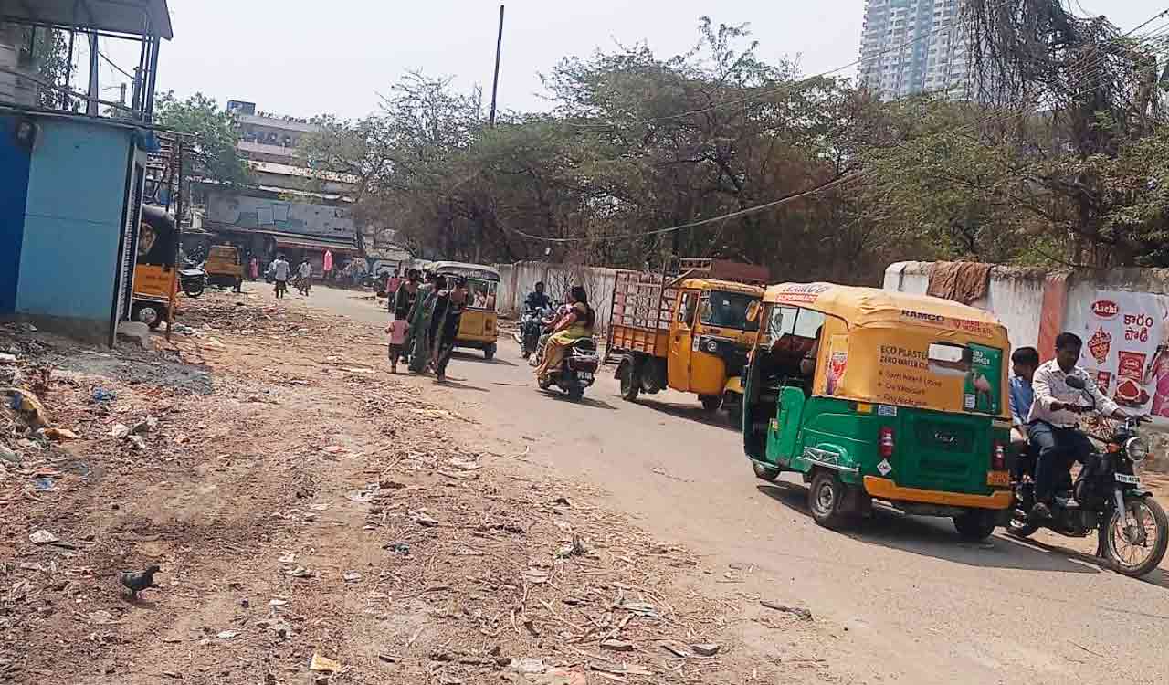 TT Impact: GHMC cleans piles of garbage at Gudimalkapur market