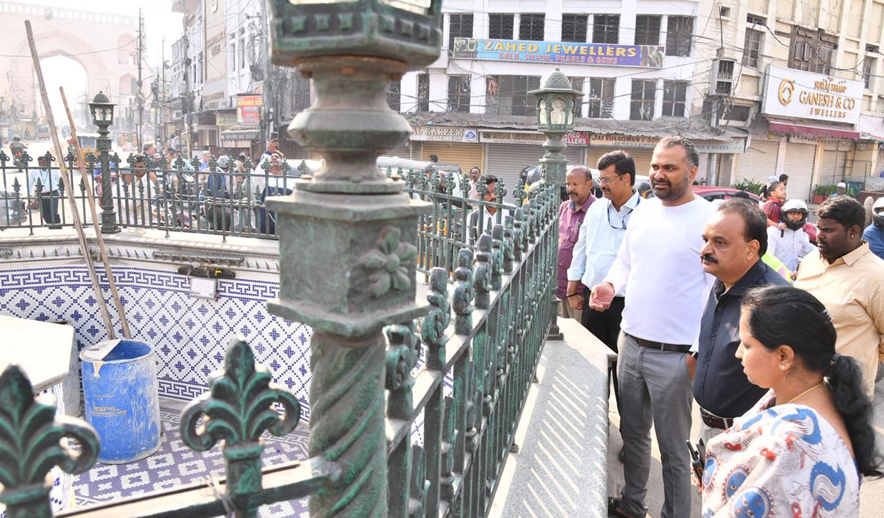 GHMC steps up sanitation near Charminar ahead of Ramzan