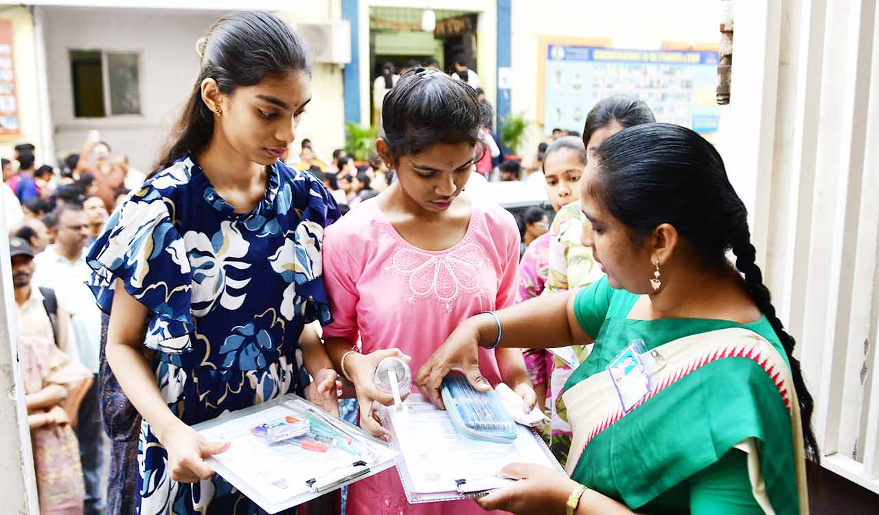 Nearly 16,000 students absent on first day of Telangana IPE 2026