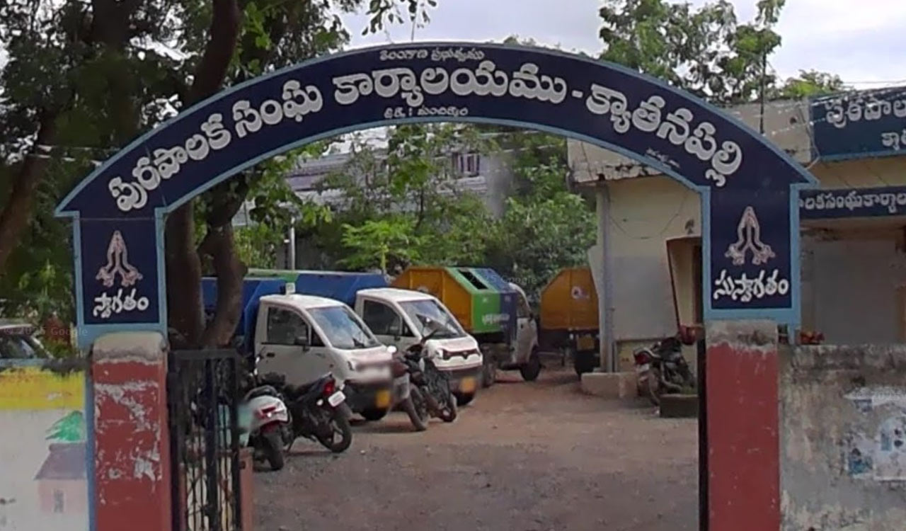 Balka Suman alleges Congress disrespecting voters’ verdict in Kyathanpalli