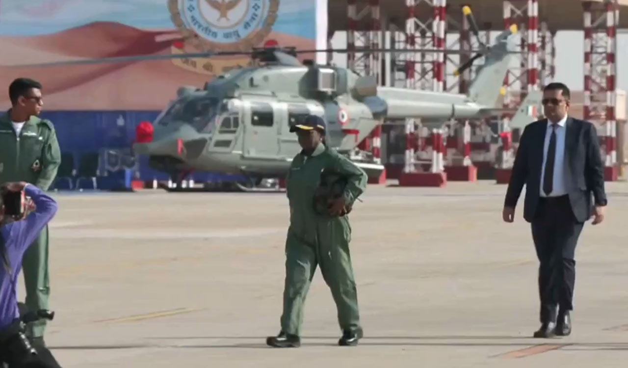Video: President Murmu flies ‘Prachand’ near India-Pakistan border