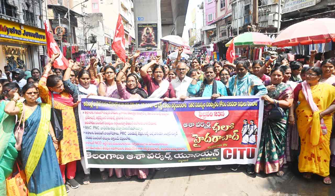 Telangana ASHA workers stage dharnas demanding Rs 18,000 fixed salary