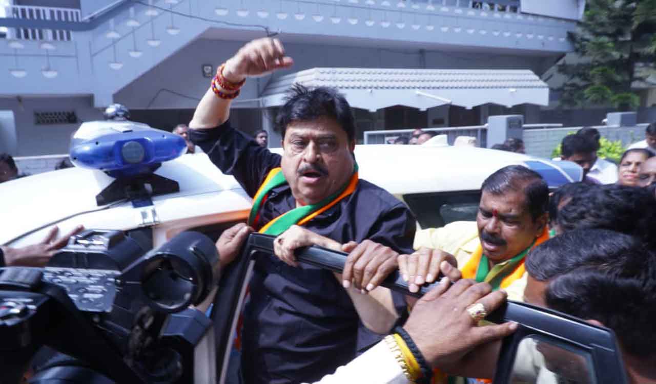Telangana BJP chief taken into custody by police in Hyderabad