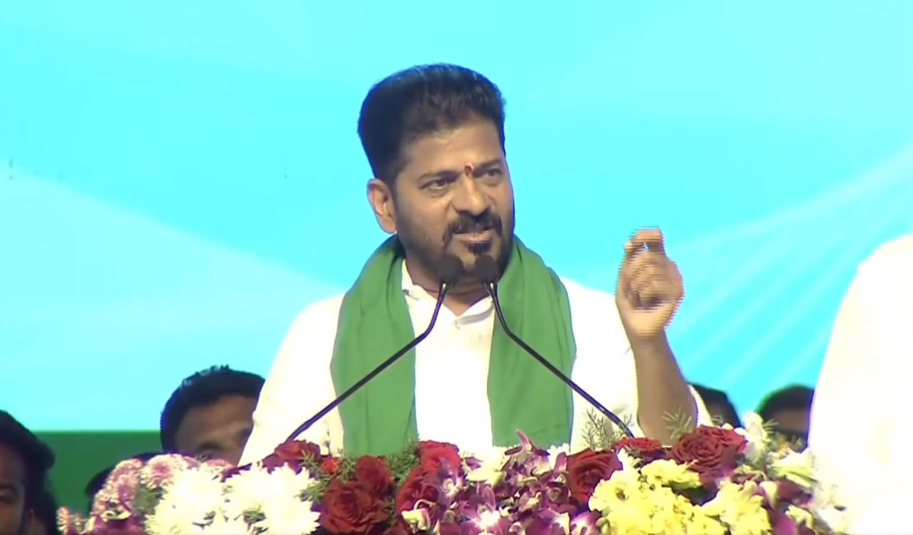 Revanth Reddy targets KCR, BRS at Miryalaguda rally