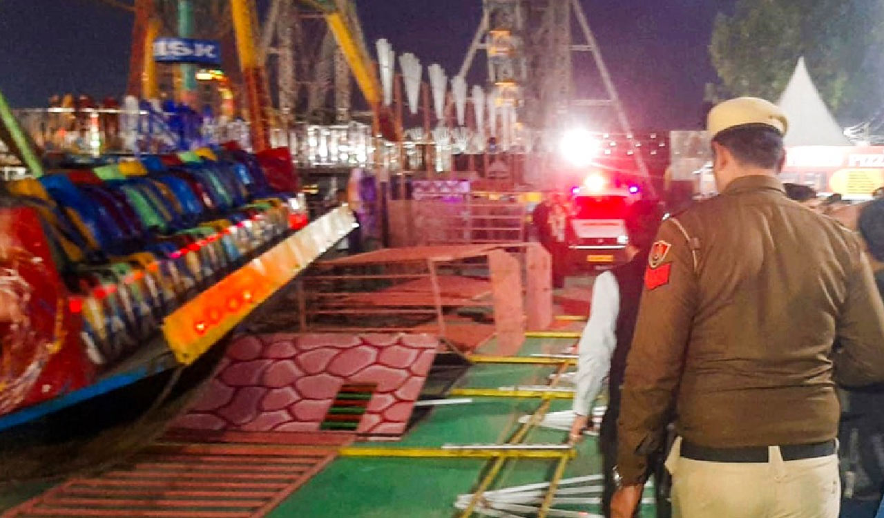 Tsunami swing collapses at Surajkund mela in Haryana, scores injured