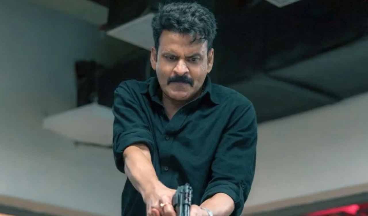 FIR filed against Ghooskhor Pandat director in Lucknow