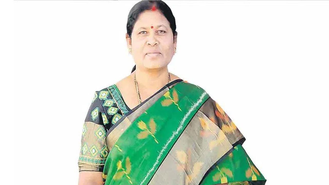 Asifabad MLA Kova Laxmi booked for attacking convoy of minister G Vivek