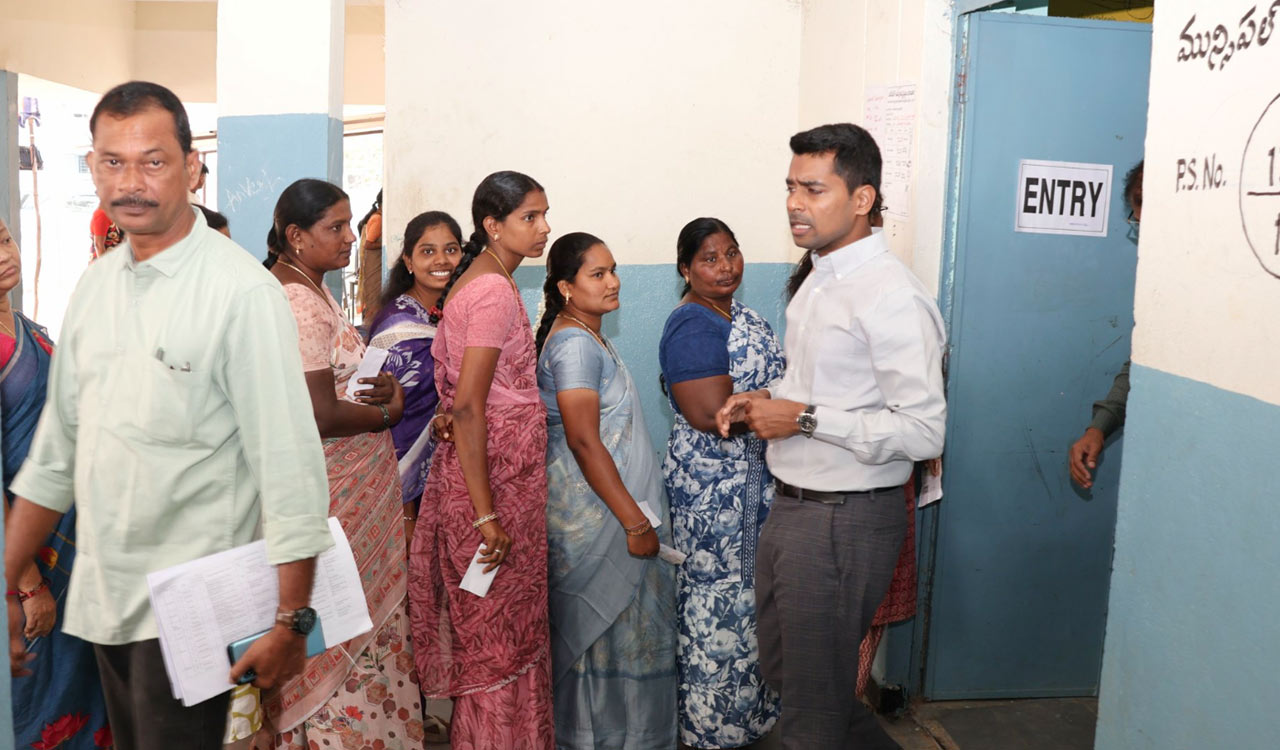 SEC claims peaceful municipal polls amid clashes, bogus voting attempts