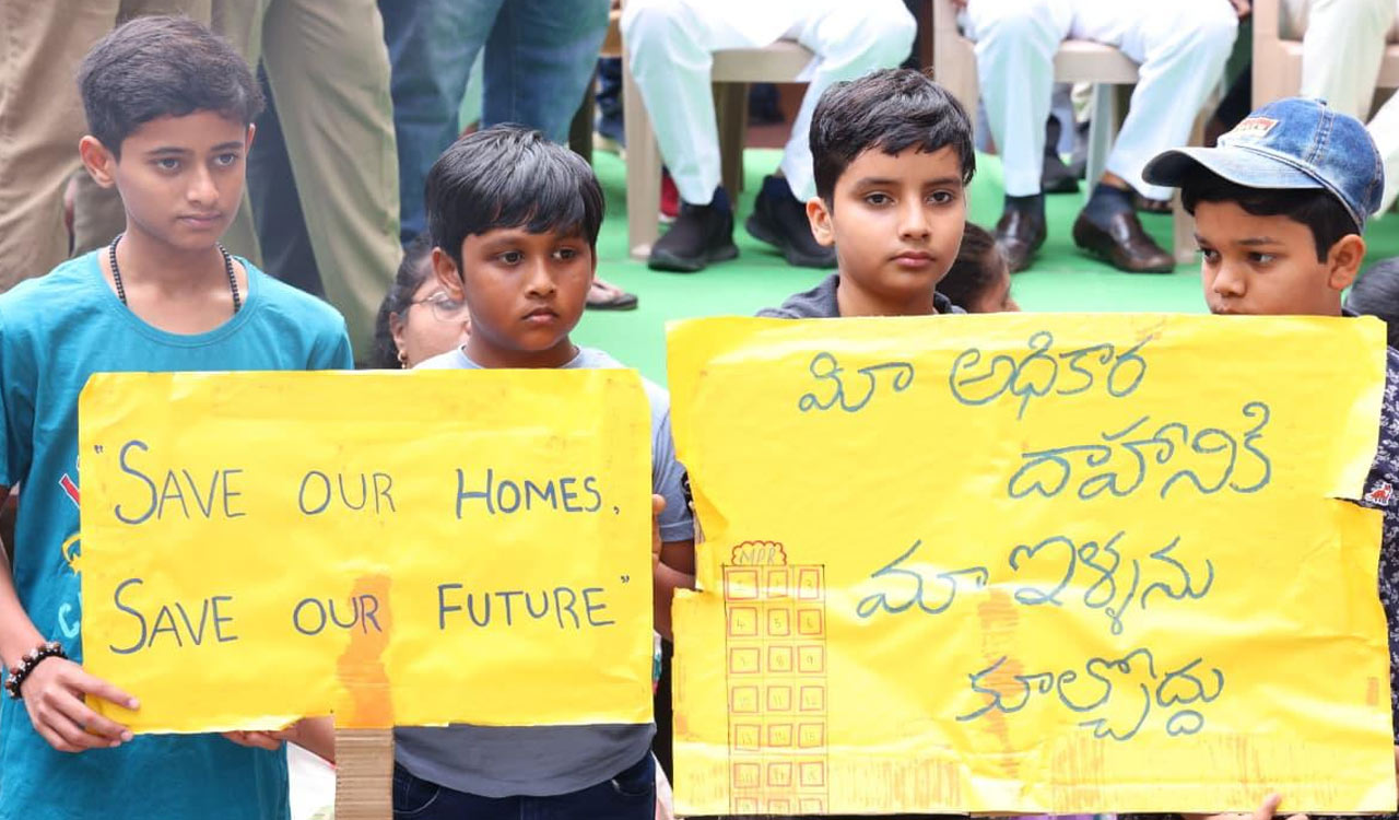 Harish Rao alleges real estate agenda behind Musi project, demands withdrawal of eviction notices