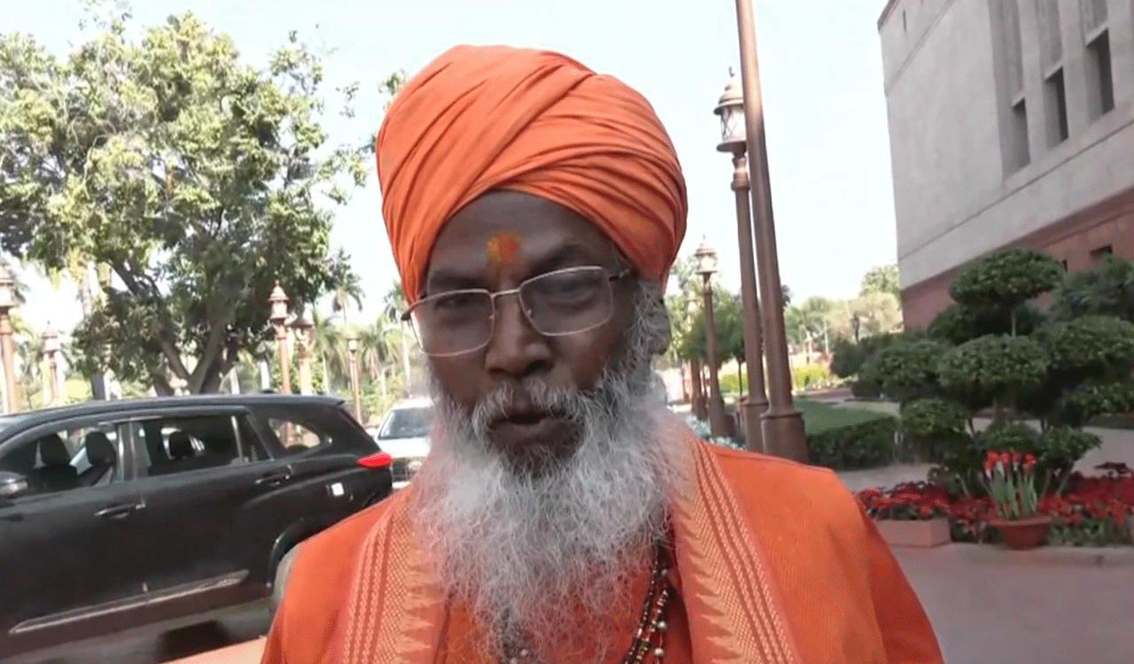 BJP leaders defend full singing of Vande Mataram amid political row