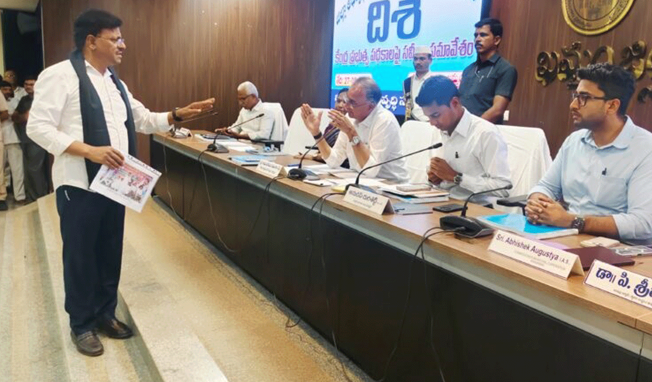 MLC Tata Madhusudhan stages protest over protocol violation at Disha meeting